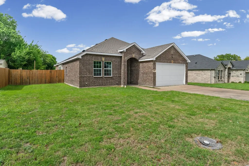 3830 Mcdougal Street Greenville TX 75401