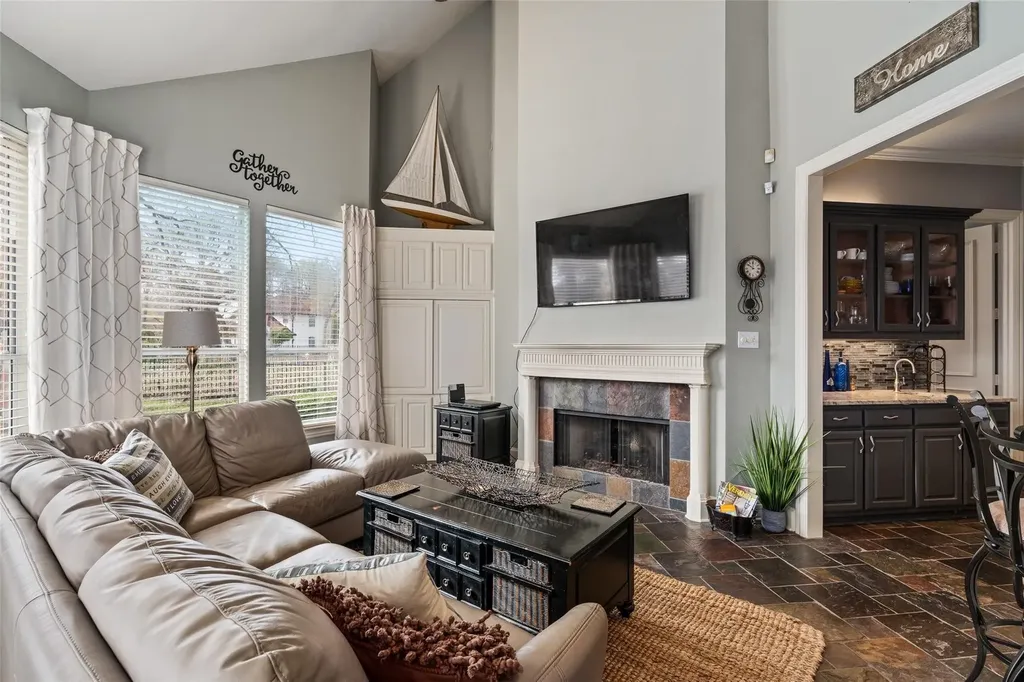 5932 Riverbend Place Fort Worth TX 76112