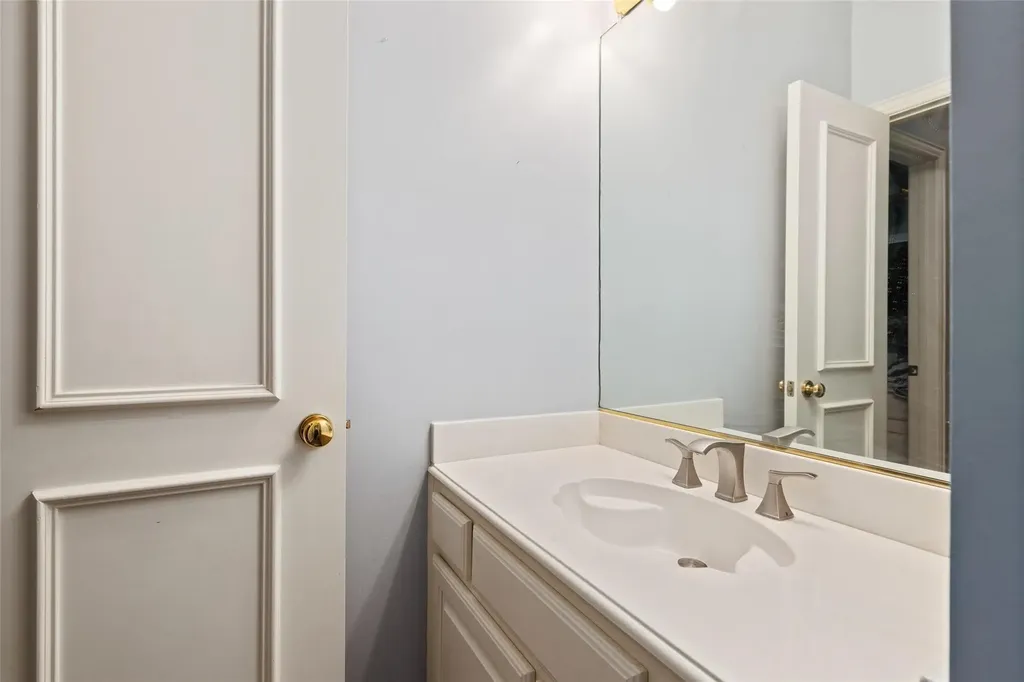 5932 Riverbend Place Fort Worth TX 76112