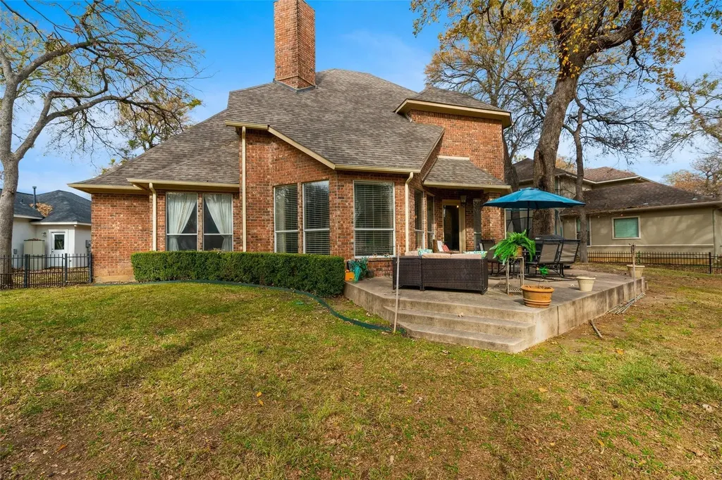 5932 Riverbend Place Fort Worth TX 76112
