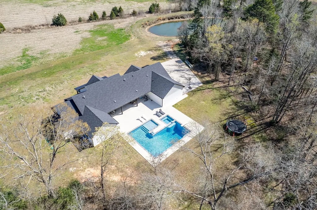 192 Cr 4707 Troup TX 75789