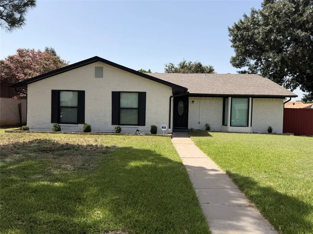 1262 Valencia Lane Lewisville TX 75067
