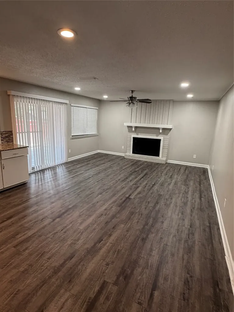 1262 Valencia Lane Lewisville TX 75067