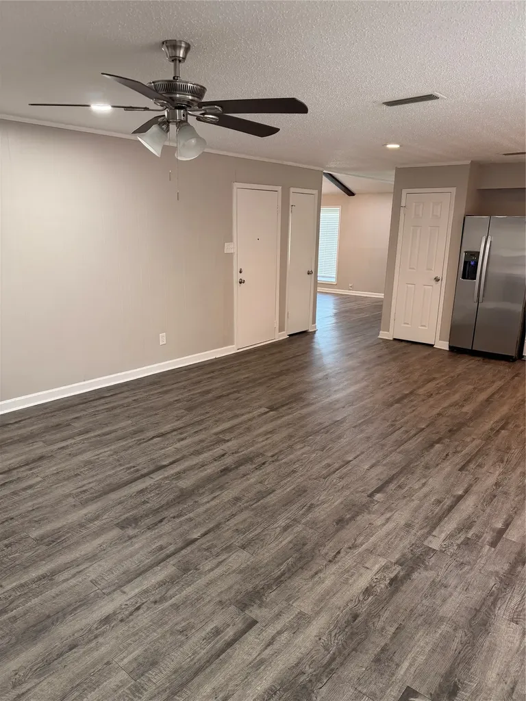 1262 Valencia Lane Lewisville TX 75067