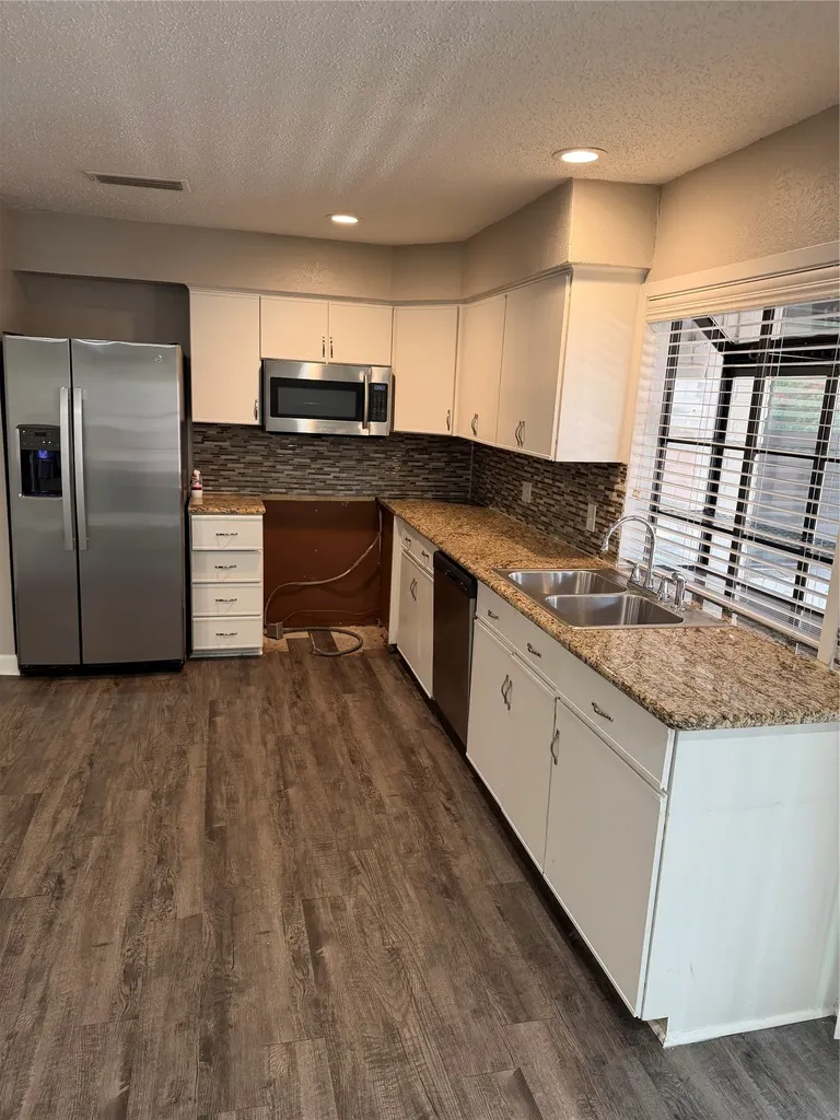 1262 Valencia Lane Lewisville TX 75067