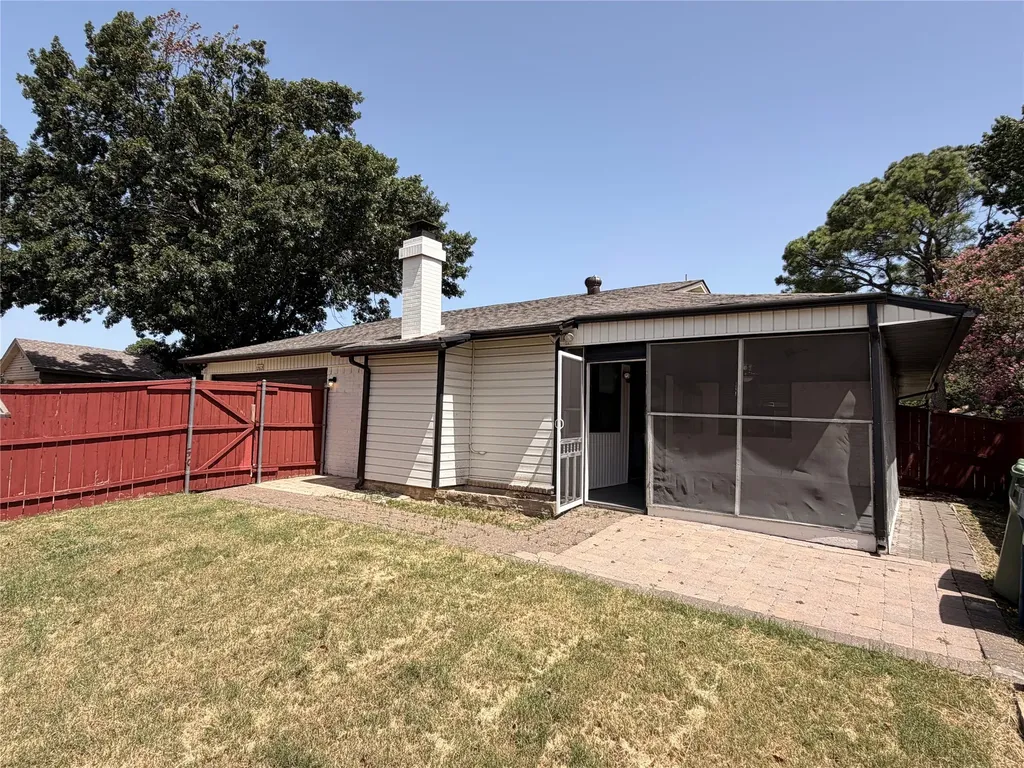 1262 Valencia Lane Lewisville TX 75067