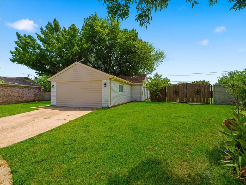 6400 Patino Court Watauga TX 76148