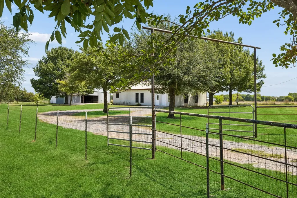 14221 County Road 545 Nevada TX 75173