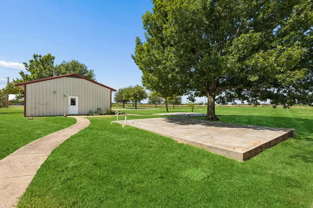 14221 County Road 545 Nevada TX 75173