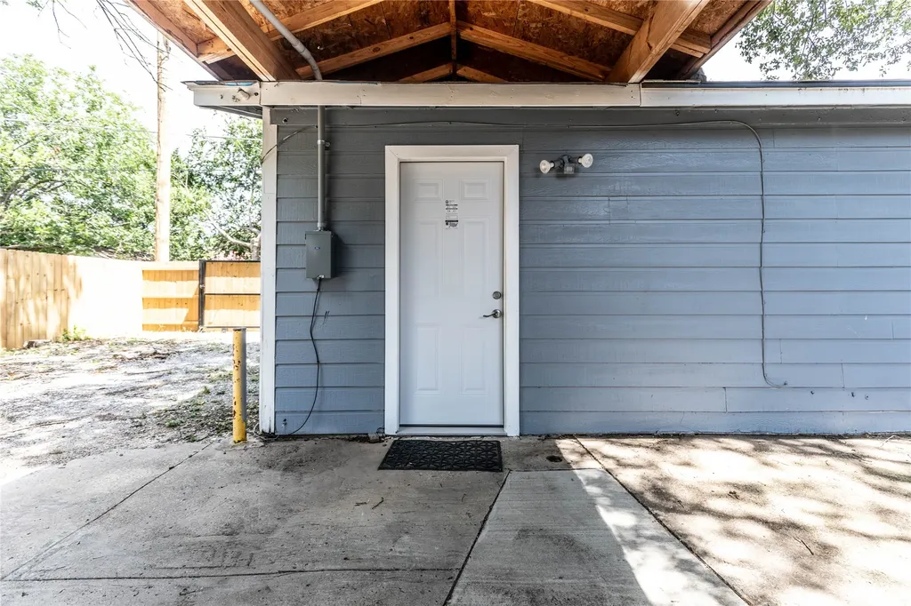 607 Brooks Avenue Dallas TX 75208
