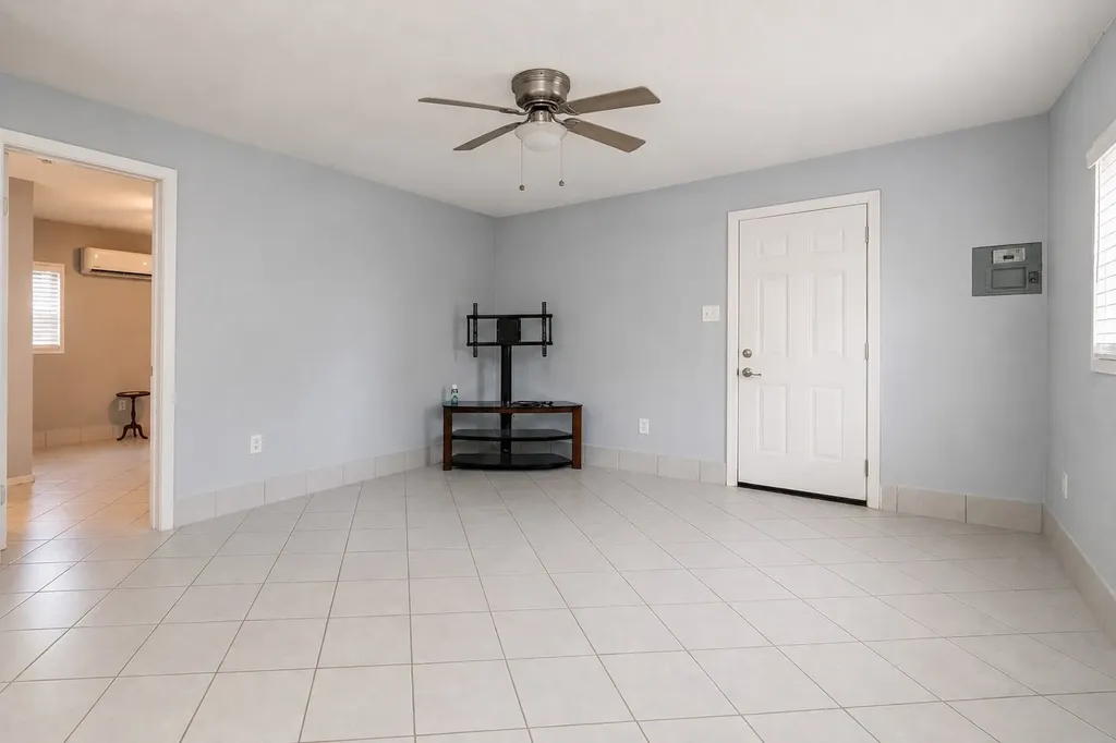 607 Brooks Avenue Dallas TX 75208