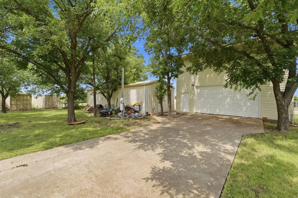 1235 Maxwell Road Haslet TX 76052