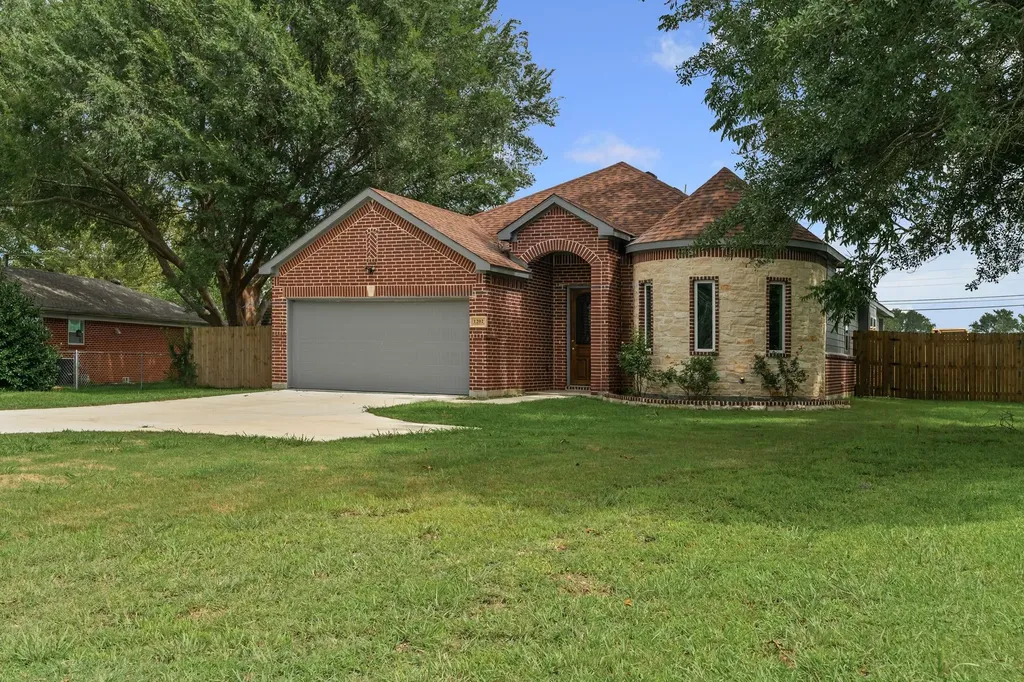 1202 Commerce Drive Greenville TX 75401