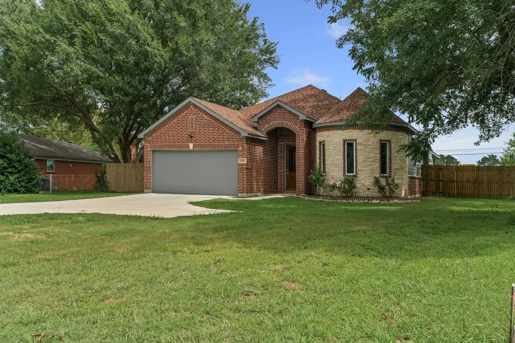 1202 Commerce Drive Greenville TX 75401
