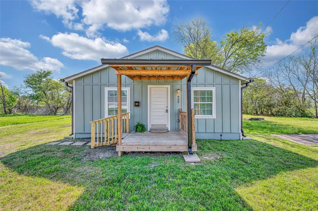 924 Gurley Lane Waco TX 76706