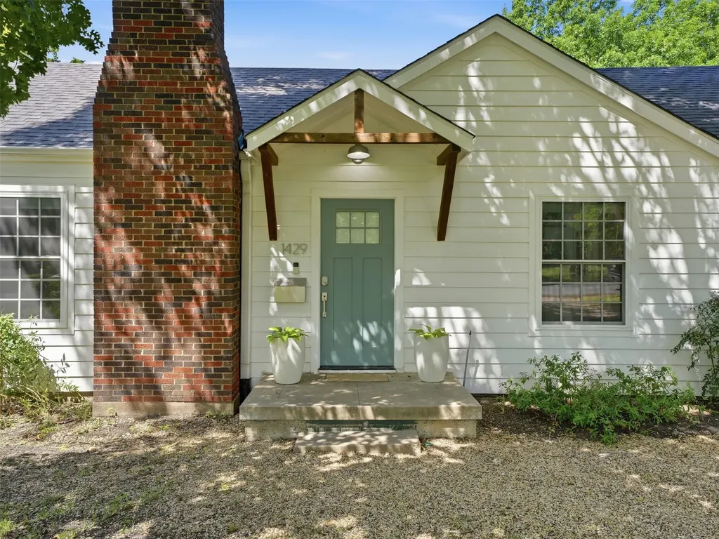 1429 El Campo Drive Dallas TX 75218