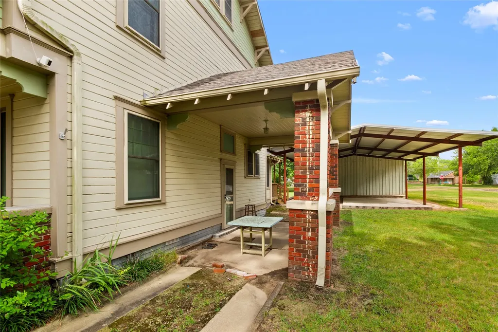 400 S Mckinney Street Mexia TX 76667