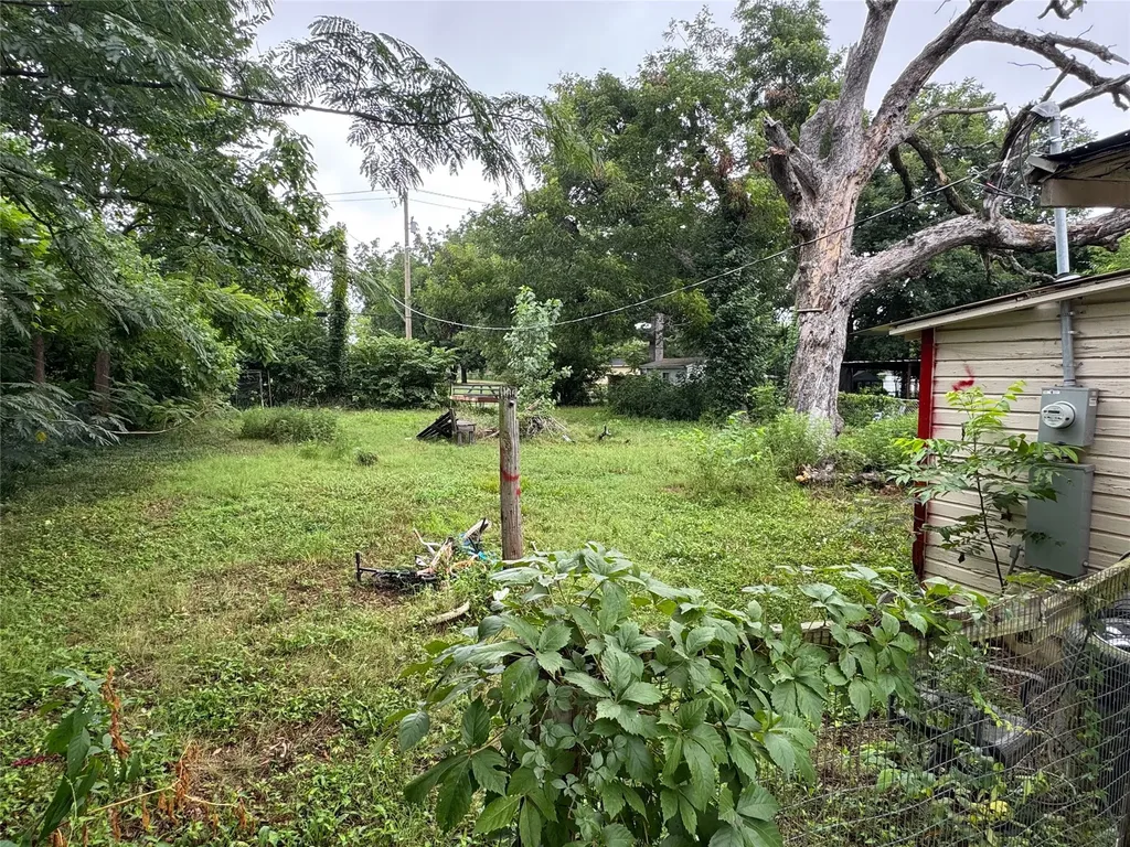 1523 Neathery Street Paris TX 75460