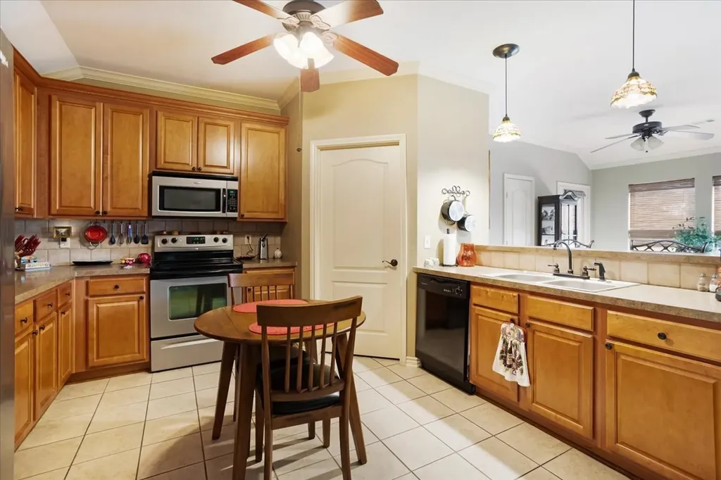 2700 Rex Cruse Drive Sherman TX 75092