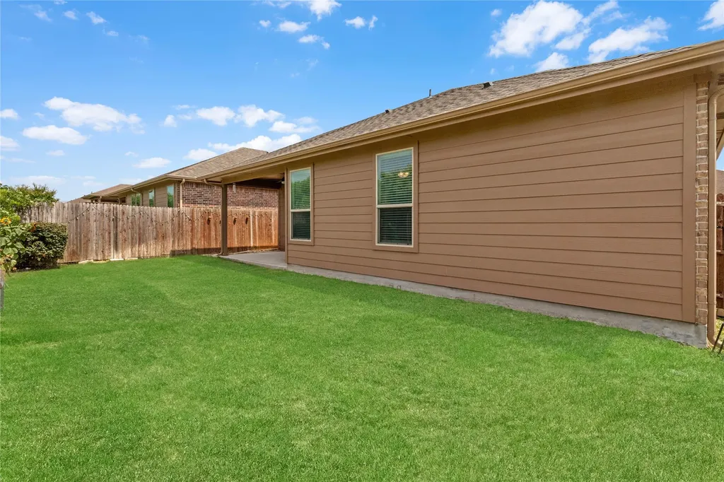 5044 Sugarcane Lane Fort Worth TX 76179