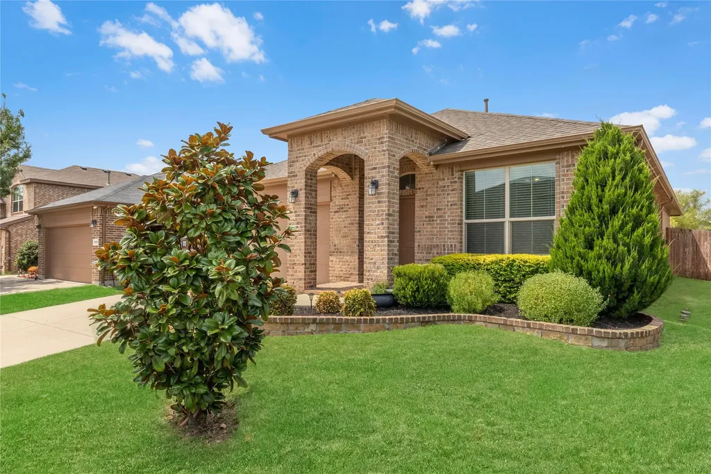 5044 Sugarcane Lane Fort Worth TX 76179