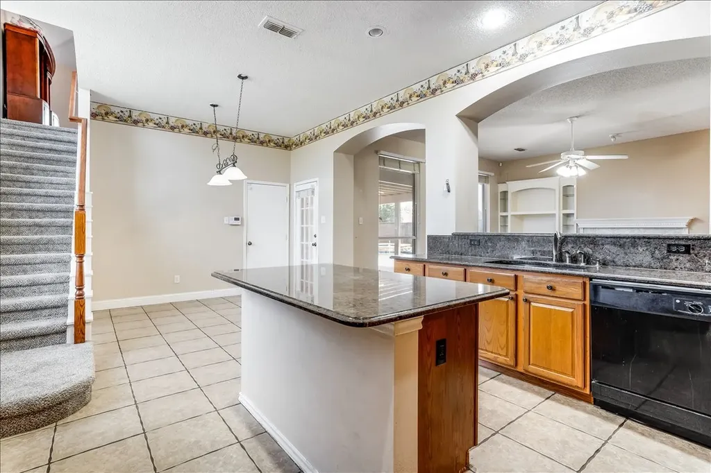 1102 Waterside Court Mesquite TX 75181