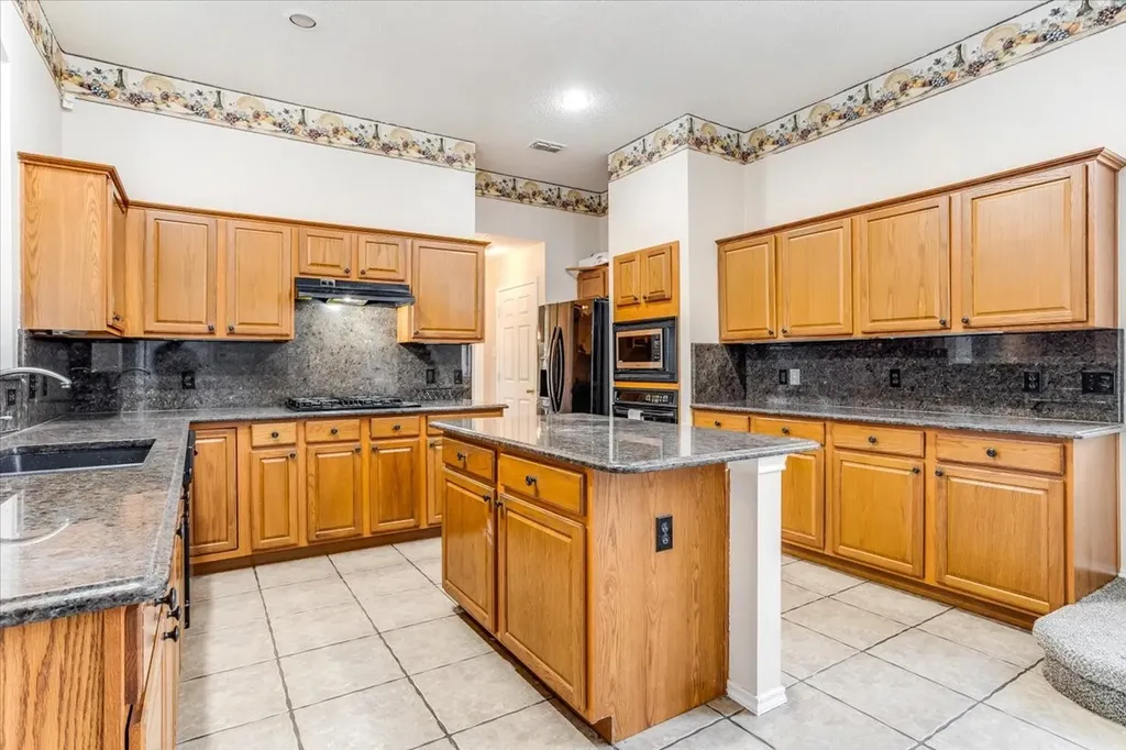 1102 Waterside Court Mesquite TX 75181