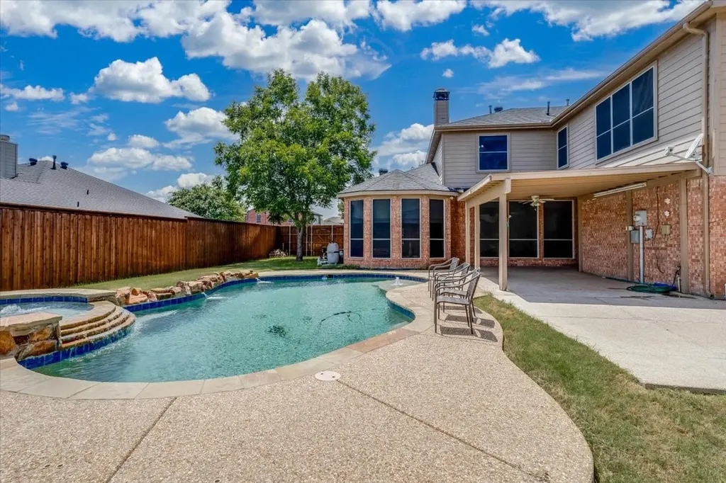 1102 Waterside Court Mesquite TX 75181