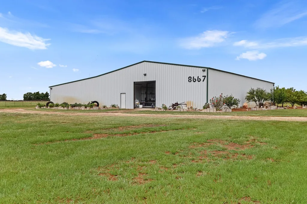 8667 Us-377 Collinsville TX 76233