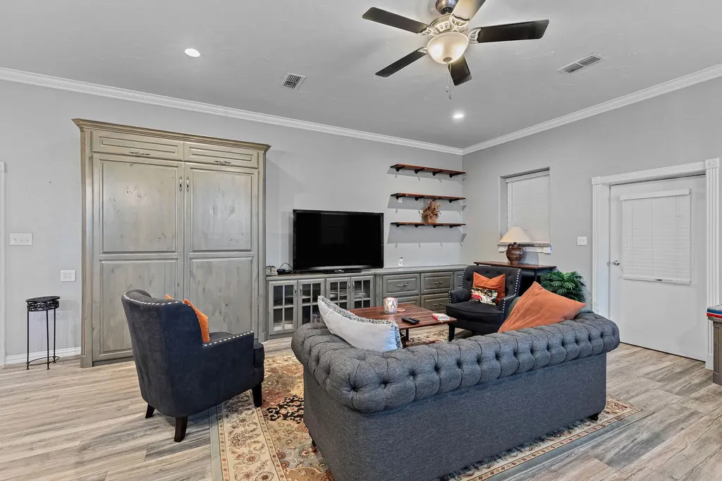 8667 Us-377 Collinsville TX 76233