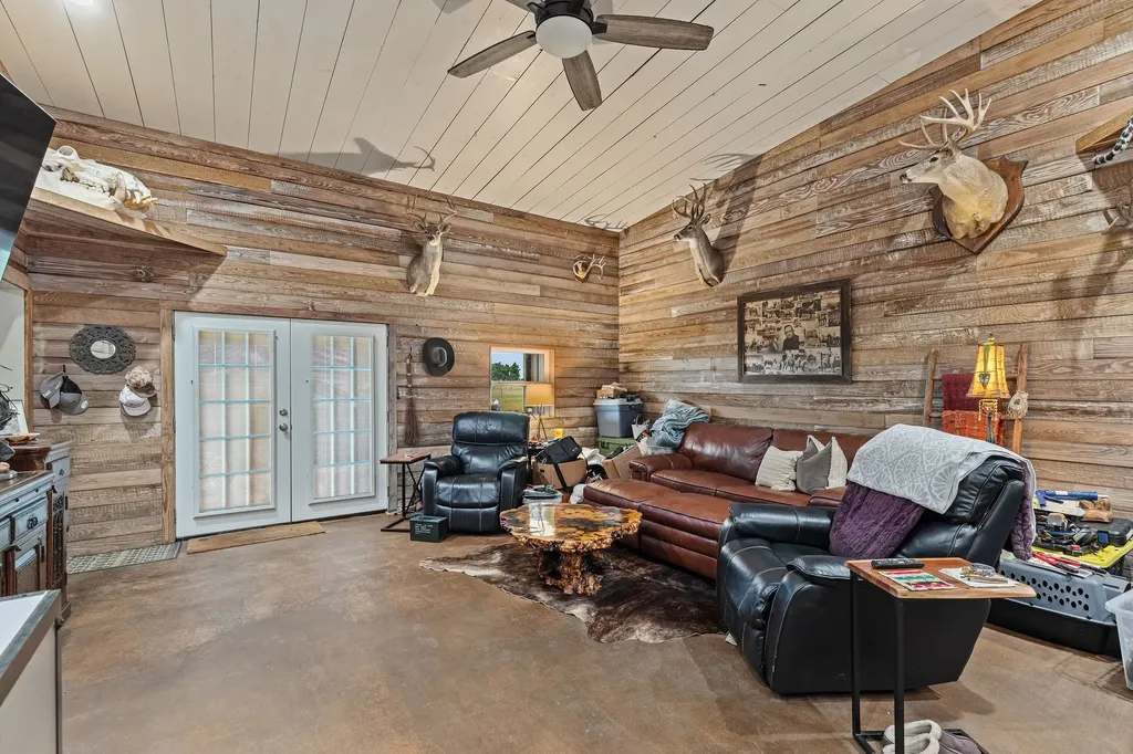 8667 Us-377 Collinsville TX 76233