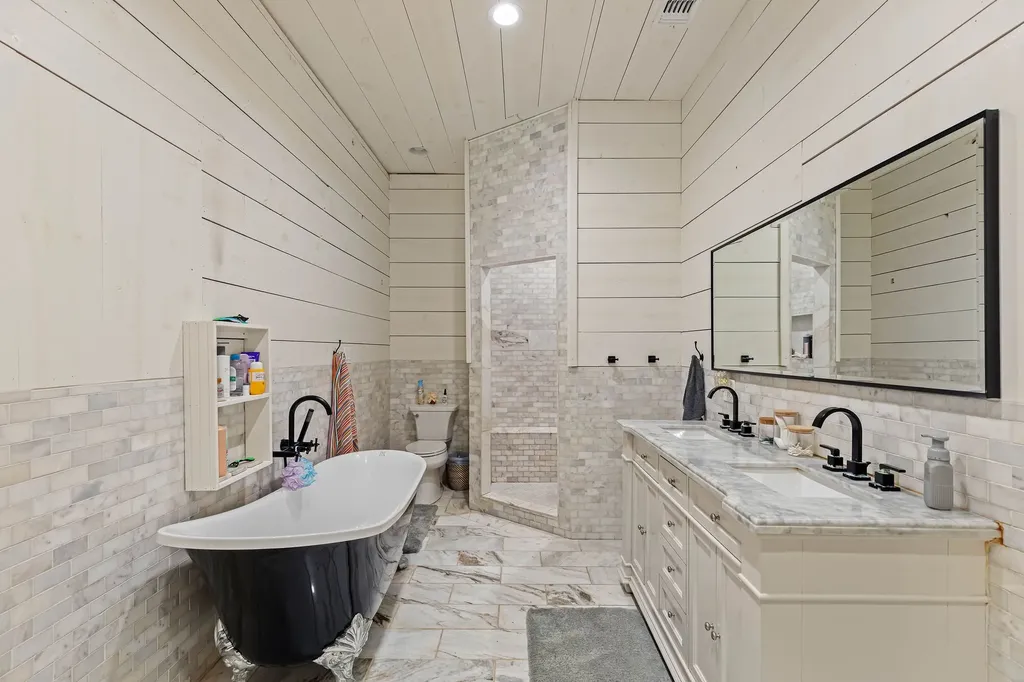 8667 Us-377 Collinsville TX 76233