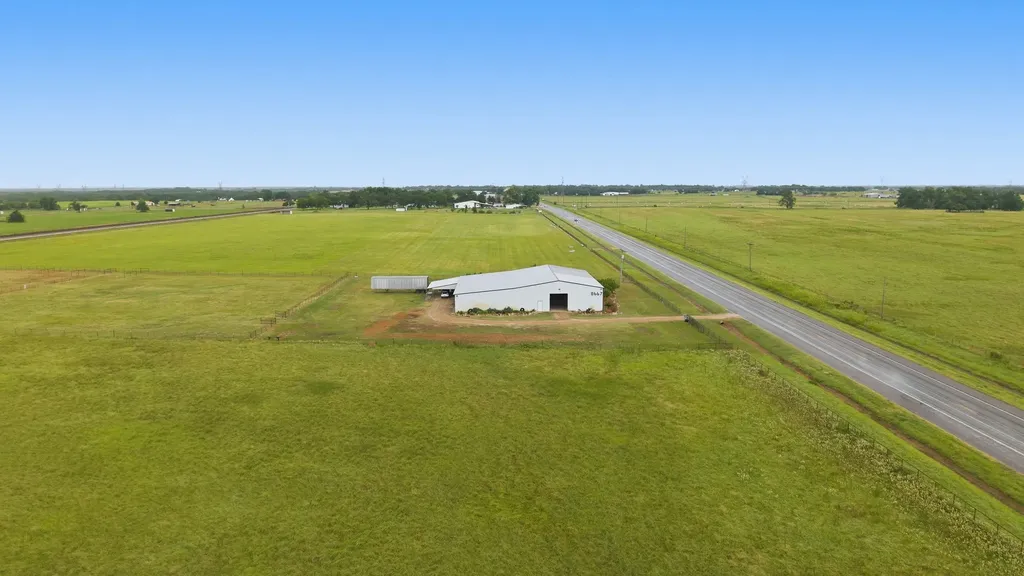 8667 Us-377 Collinsville TX 76233