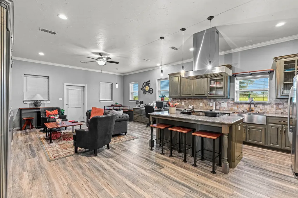 8667 Us-377 Collinsville TX 76233