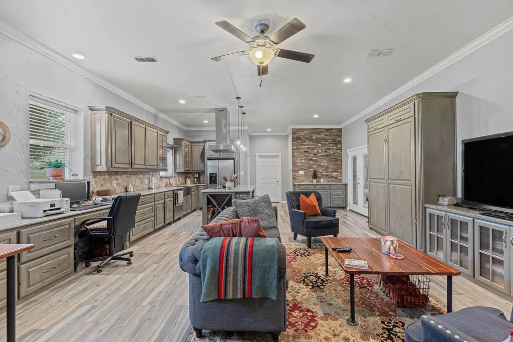 8667 Us-377 Collinsville TX 76233