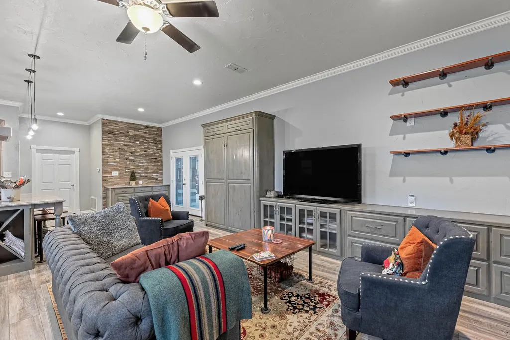 8667 Us-377 Collinsville TX 76233