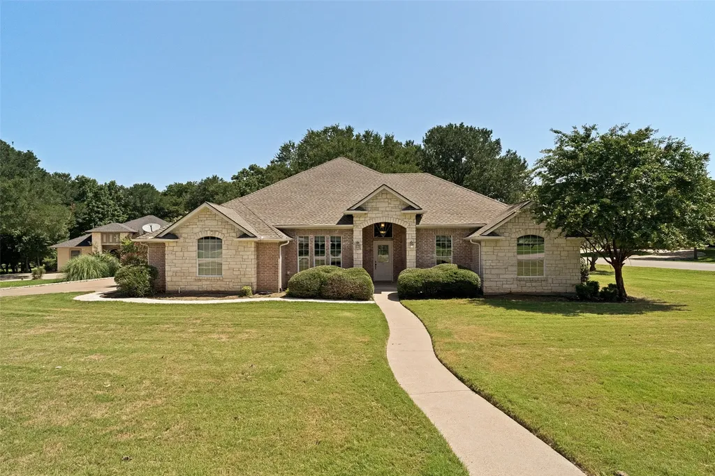 8501 Ormond Court Granbury TX 76049