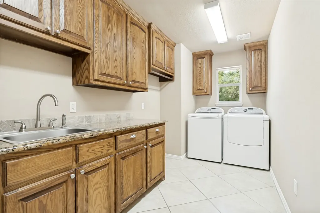 8501 Ormond Court Granbury TX 76049