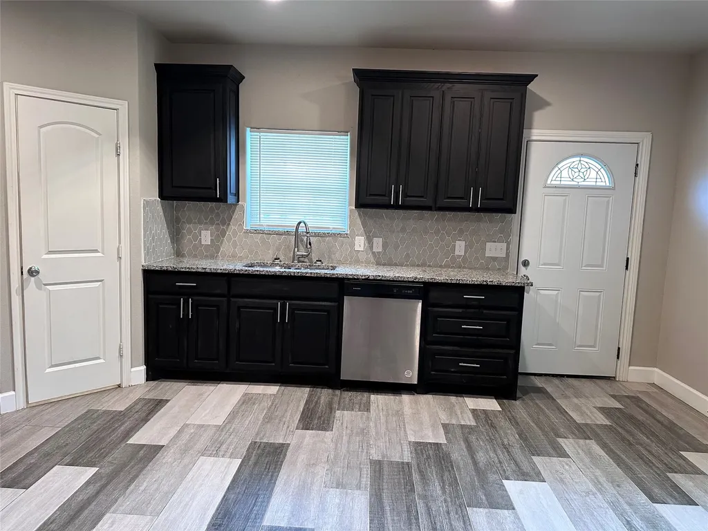 729 E Brown Street Cleburne TX 76031