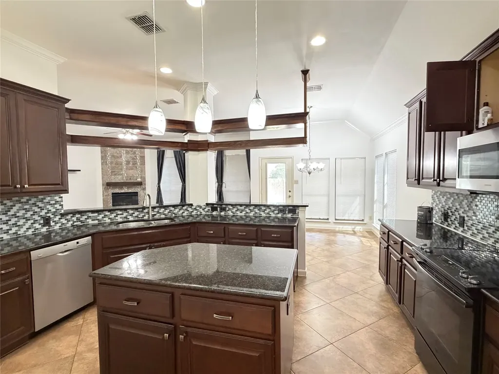 5852 Windy Meadow Lane Grand Prairie TX 75052