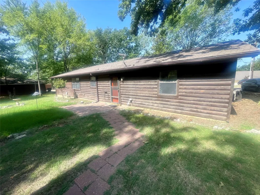 213 County Road 1997 Yantis TX 75497
