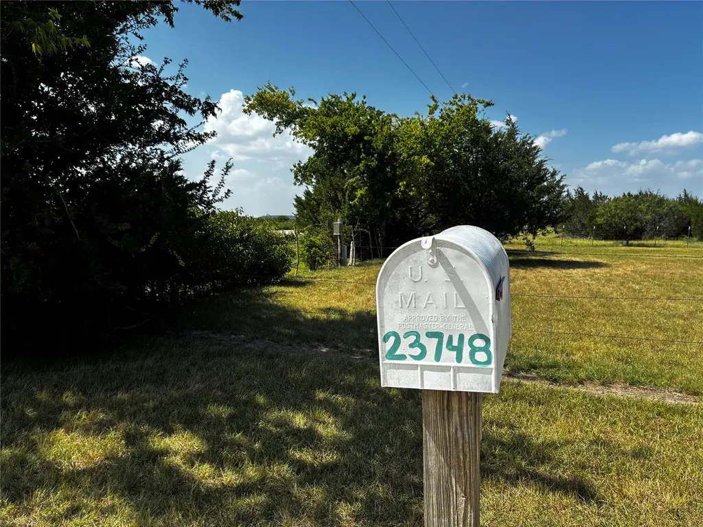 23748 N Us Highway 281 Lampasas TX 76550