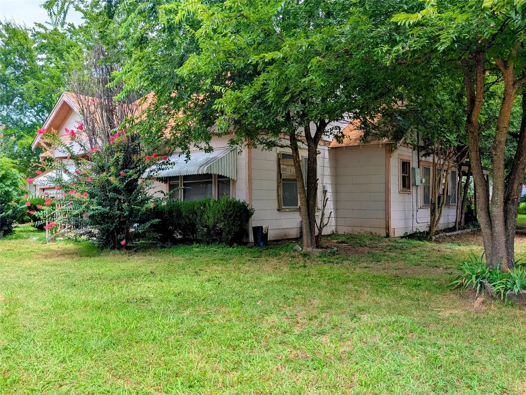 1000 N Morris Street Gainesville TX 76240