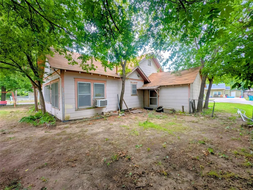 1000 N Morris Street Gainesville TX 76240