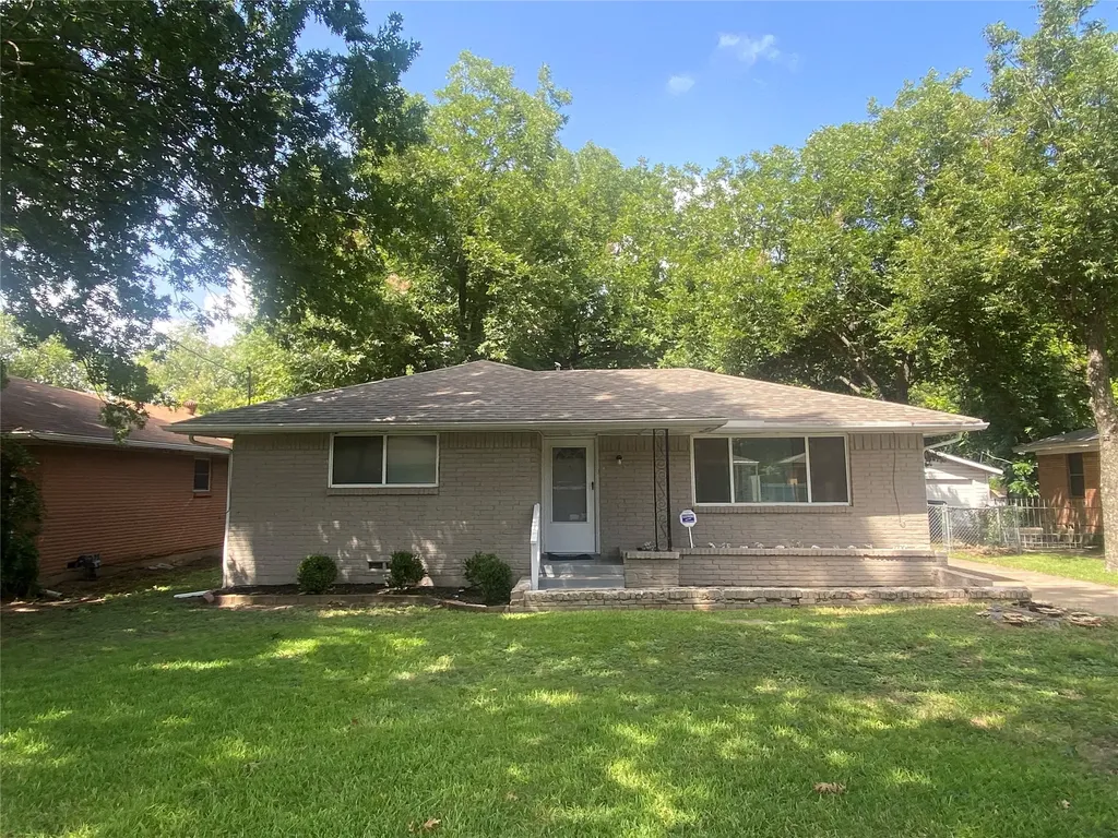 4321 Kolloch Drive Dallas TX 75216