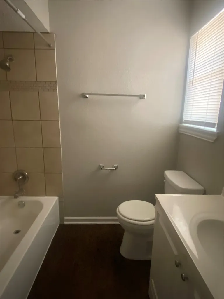 4321 Kolloch Drive Dallas TX 75216