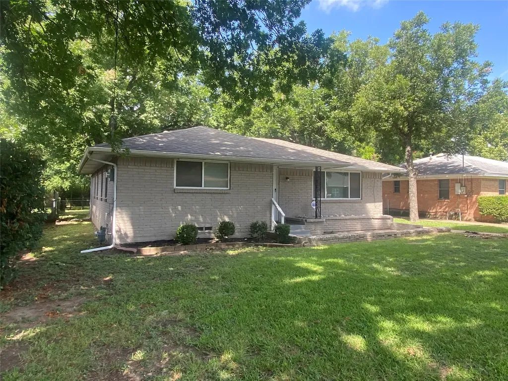4321 Kolloch Drive Dallas TX 75216