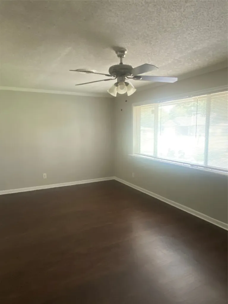 4321 Kolloch Drive Dallas TX 75216