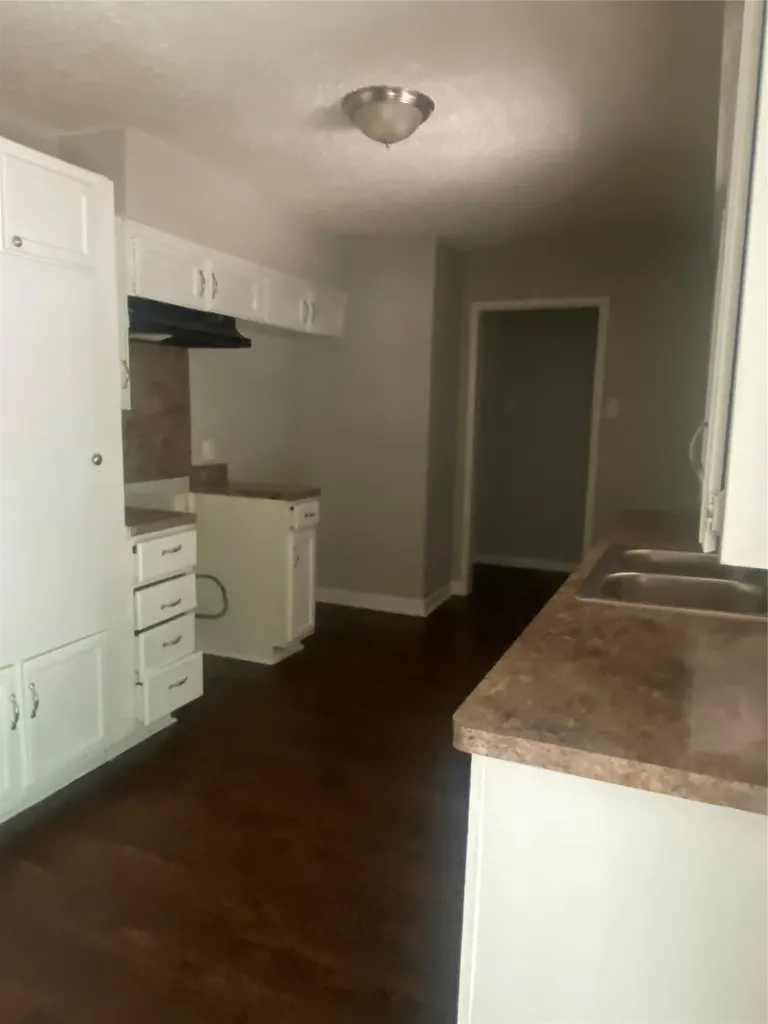 4321 Kolloch Drive Dallas TX 75216