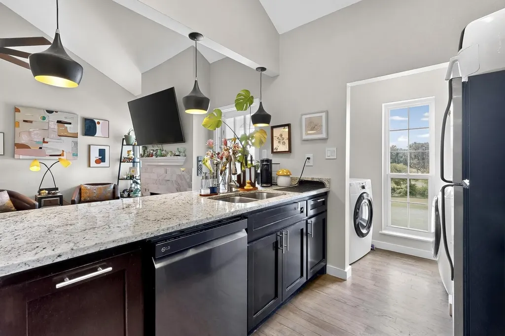 5981 Arapaho Road Dallas TX 75248